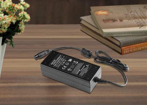 電源適配器