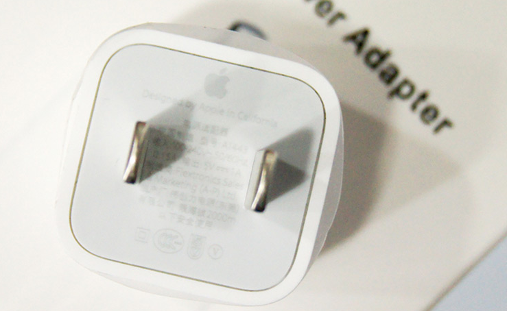 蘋果iphoneSE發售，依然配備5V/1A電源適配器